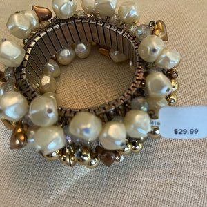 Pearls & Gold Hearts Stretch Bracelet